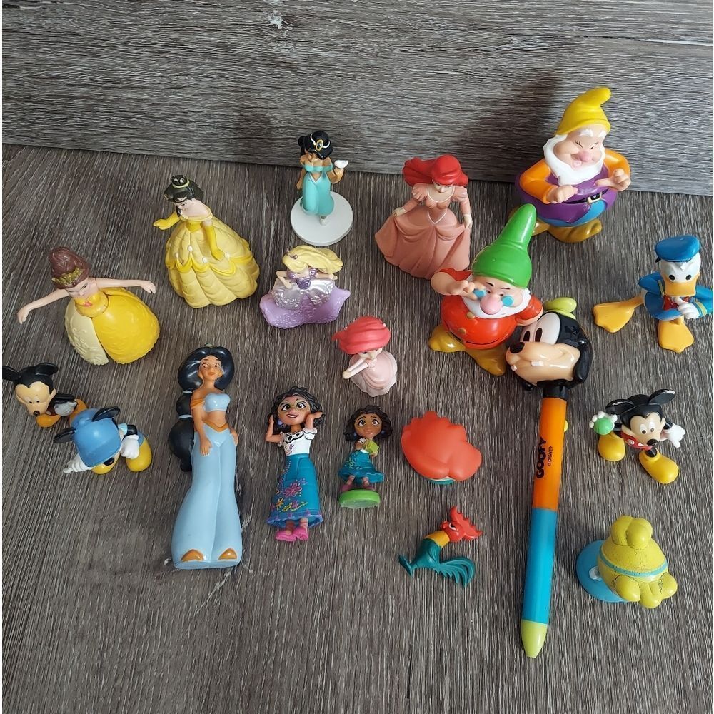 Disney Colorful Character Action Figure Collection - Picture 2 of 4